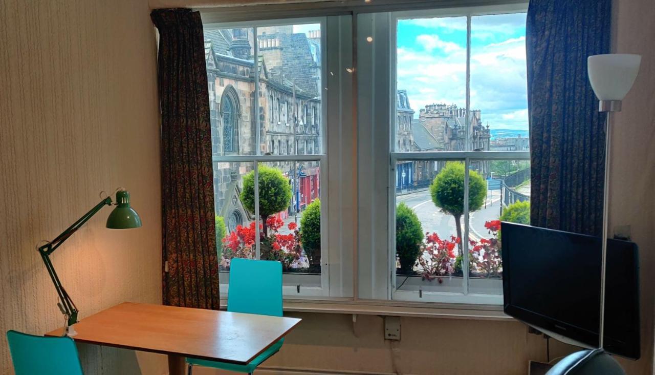Royal Mile Apartment, 1 Minute From The Castle. Edimburgo Exterior foto