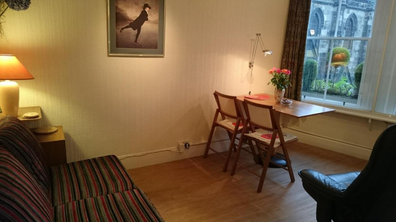 Royal Mile Apartment, 1 Minute From The Castle. Edimburgo Exterior foto
